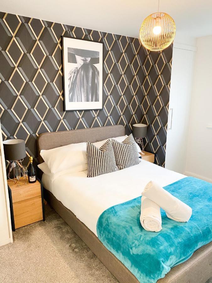 Tudors Esuites 3 Bed House Garden & Netflix Birmingham Esterno foto