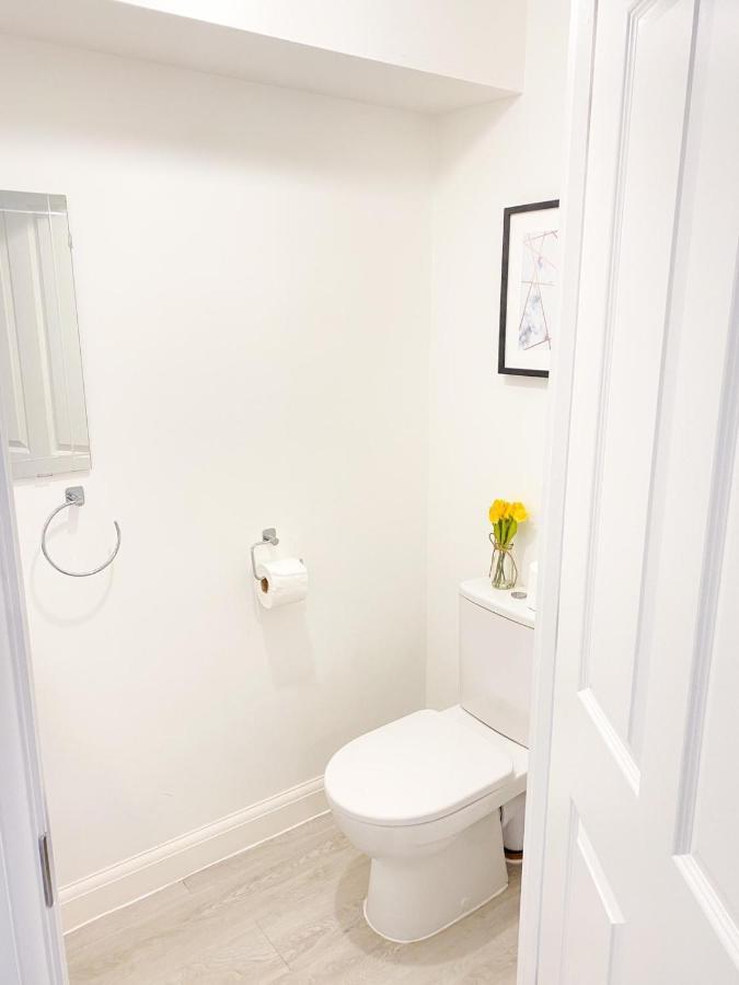 Tudors Esuites 3 Bed House Garden & Netflix Birmingham Esterno foto
