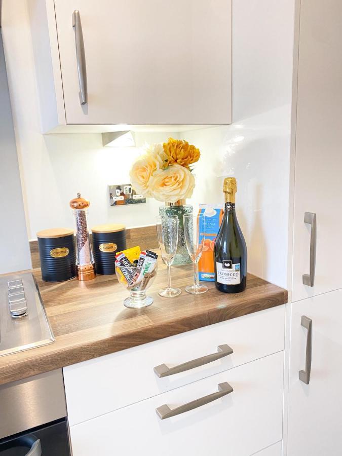 Tudors Esuites 3 Bed House Garden & Netflix Birmingham Esterno foto