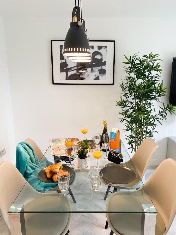 Tudors Esuites 3 Bed House Garden & Netflix Birmingham Esterno foto